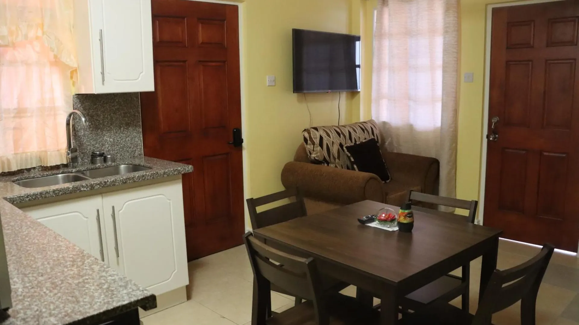 Union Hilltop Paradise Villas 卡斯特里 公寓